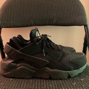Nike Air Huarache Size 10.5 All Black